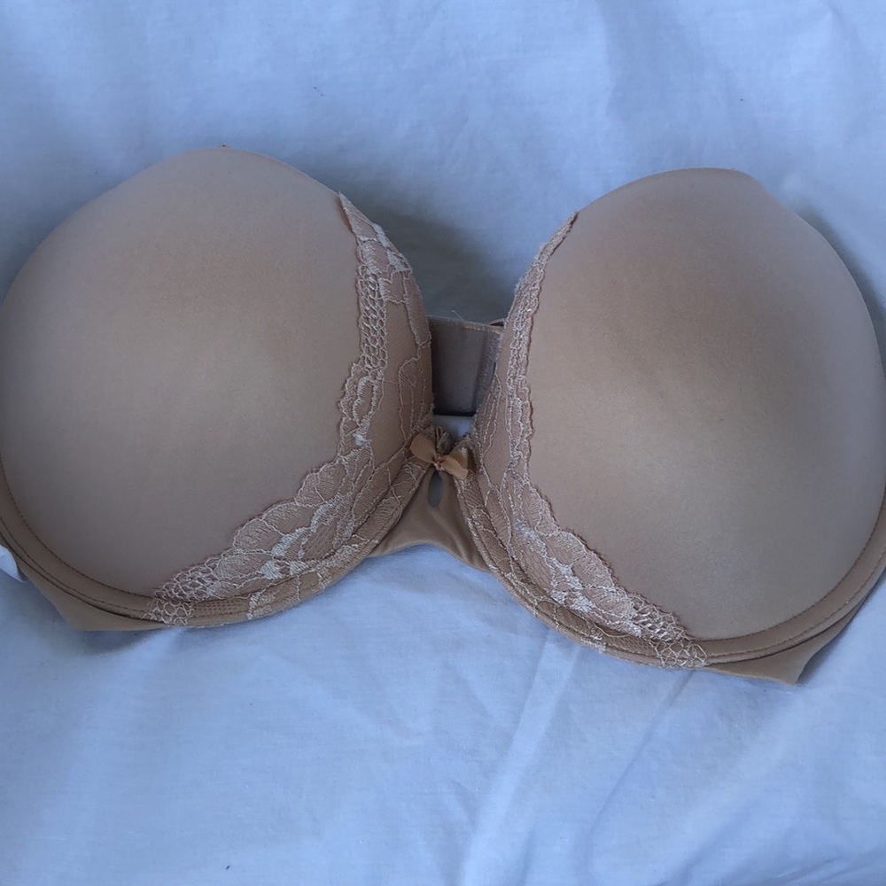 Victoria’s Secret Body by Victoria’s Secret perfect coverage tan bra